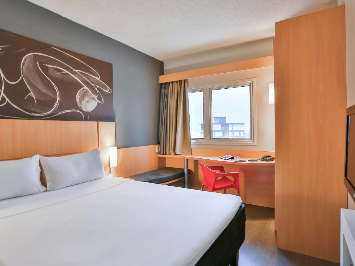 Отель Ibis Гояния Экстерьер фото