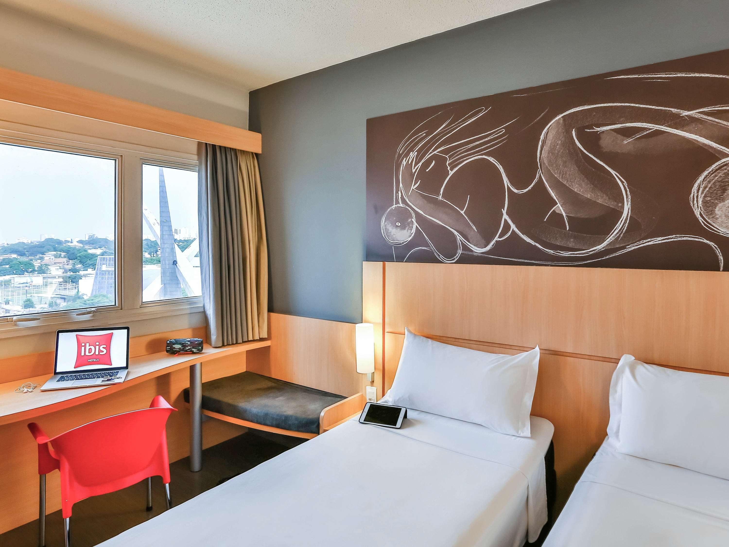 Отель Ibis Гояния Экстерьер фото